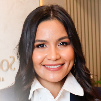 Dra. Flávia Almeida